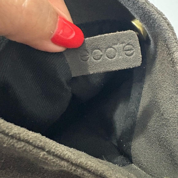 Chic Gray Suede Leather Gold Chain Crossbody Bag with Fringe on Both Sides. - Picture 10 of 15